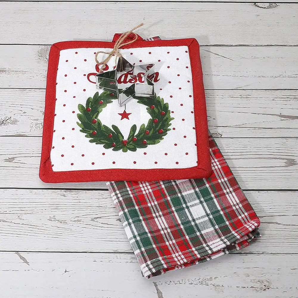 3PCS - Christmas Wreath Holiday Kitchen Towel Pot Holder Cookie Cutter Set