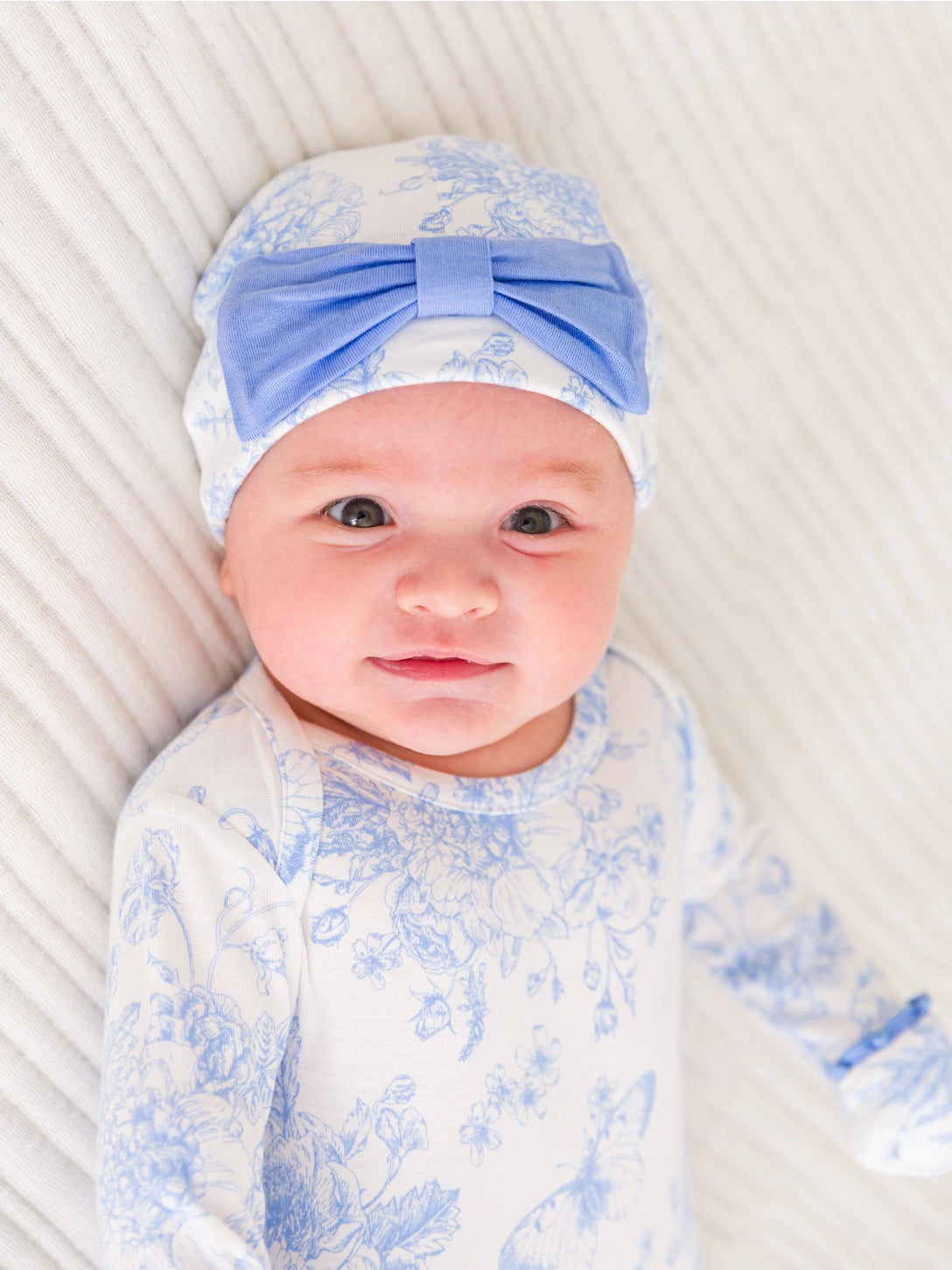 Softsnooze™ Baby Girls Bamboo Viscose Periwinkle Butterfly Garden Ruffle Knotted Sleep Gown & Bow Hat Set Size Newborn-3 Months